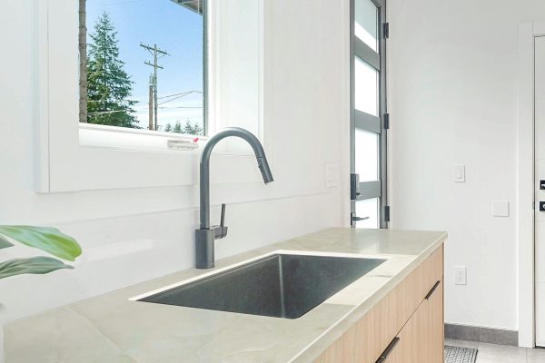 6133 zac-gudakov-4blVDGc7zhY-unsplash